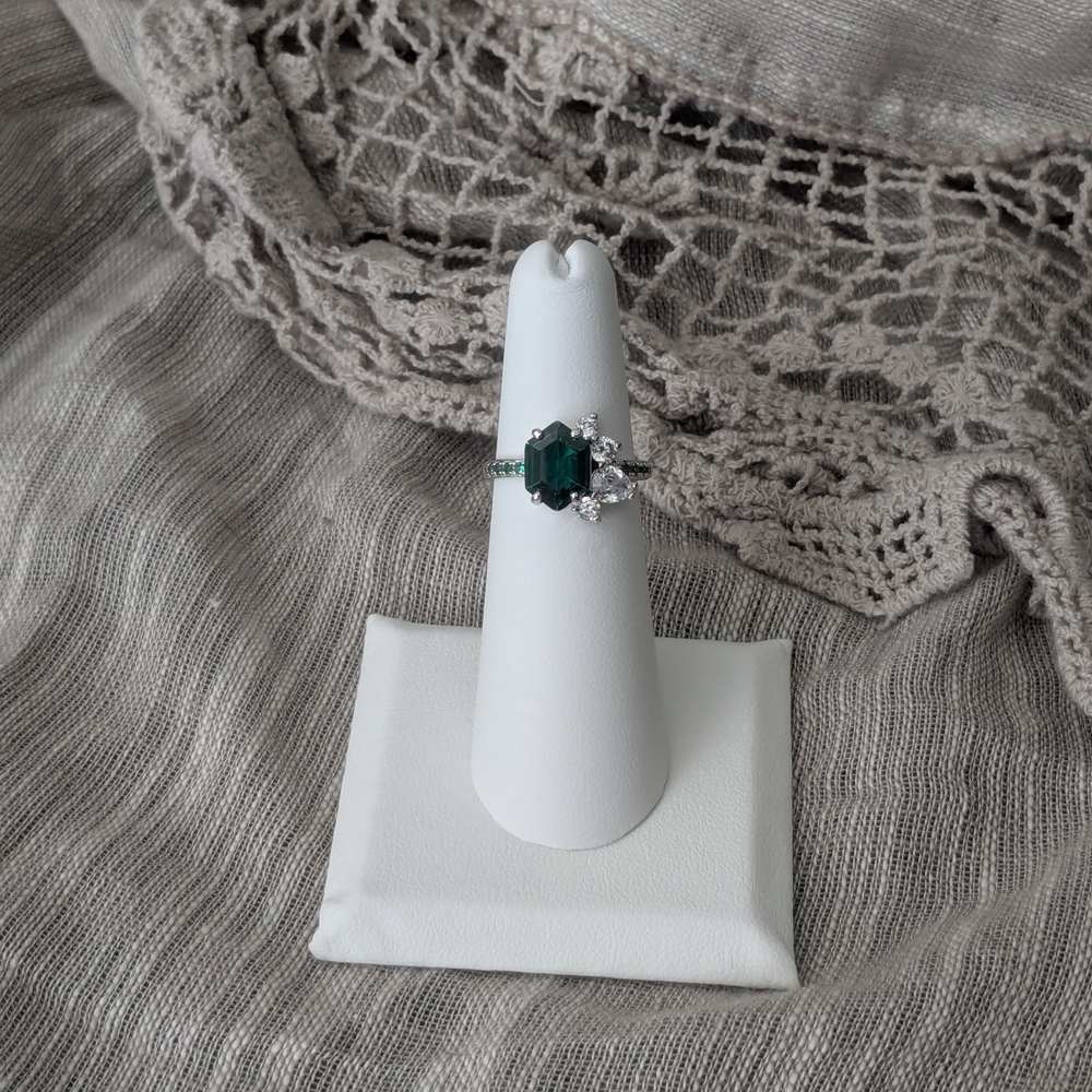 Emerald Green Silver Ring